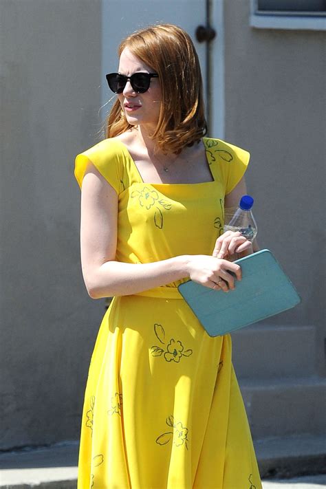 emma stone la la land yellow dress